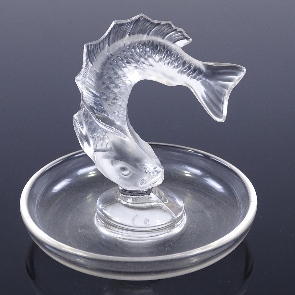 LALIQUE - glass pin dish surmounted by frosted glass fish, engraved signature, height 8cm, - Image 2 of 3