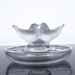 LALIQUE - glass pin dish surmounted by frosted glass love birds, engraved signature, diameter 9.