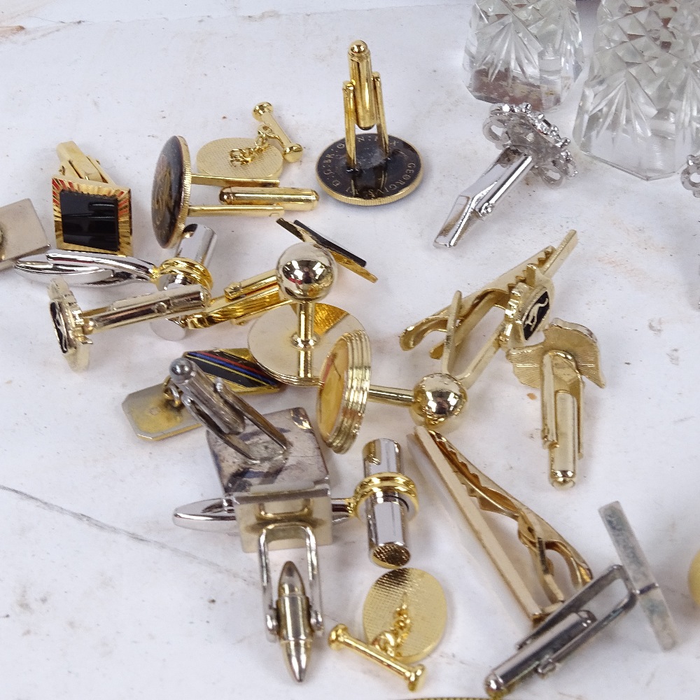 Cufflinks, pillboxes, knife rests etc - Image 2 of 2