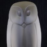 An opaque glass owl, height 15cm