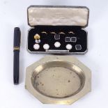 A group of 9ct white gold onyx panelled buttons and dress stud, and a Conway Stewart no. 55 fountain