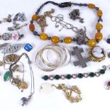 A tray of costume jewellery, to include an agate set pendant, green stone set bracelet etc