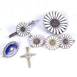 7 pieces of Danish silver and enamel daisy pattern jewellery, by Anton Michelsen