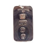 A late 20th century 9ct gold rectangular ingot pendant, maker's marks KMJ, hallmarks London 1977,