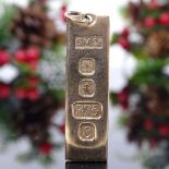 A late 20th century 9ct gold ingot pendant, maker's marks SM Co, hallmarks Sheffield 1977, height