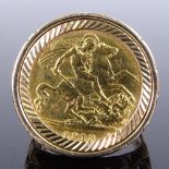 A 1913 gold half sovereign ring, 9ct gold setting, 10.5g gross