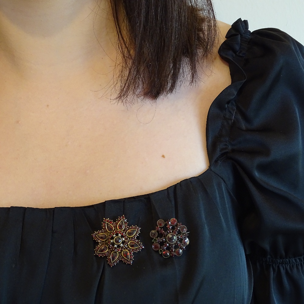 2 Victorian gilt metal garnet cluster brooches, one set with split pearls and rose-cut garnets, - Image 5 of 5