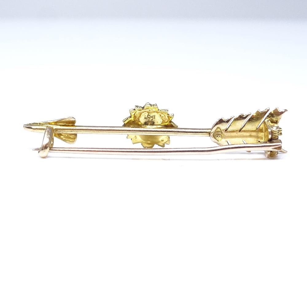 A Victorian 15ct gold pearl arrow brooch, floral centre set with whole and split pearls, brooch - Image 3 of 5