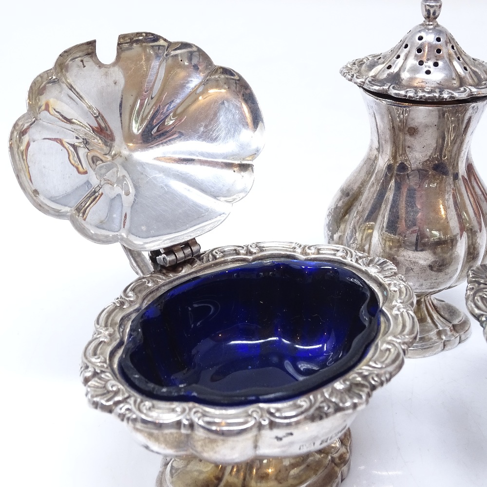 An Elizabeth II silver 3-piece cruet set, comprising mustard pot, salt cellar and pepperette, - Image 2 of 5