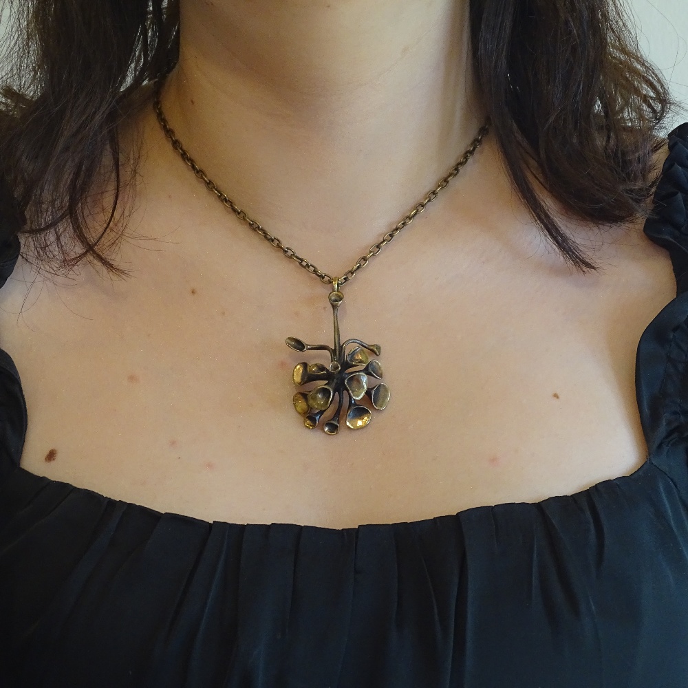 HANNU IKONEN - a Vintage Finnish bronze Reindeer Moss modernist pendant necklace, chain probably - Image 5 of 5