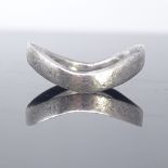 HANS HENRIK NYGAARD - a Danish sterling silver modernist ring, thick-cast wave form, maker's marks