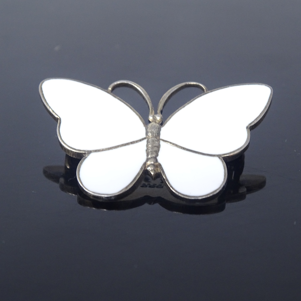 VOLMER BAHNER - 2 Vintage Danish vermeil sterling silver and white enamel butterfly brooches, single - Image 2 of 5