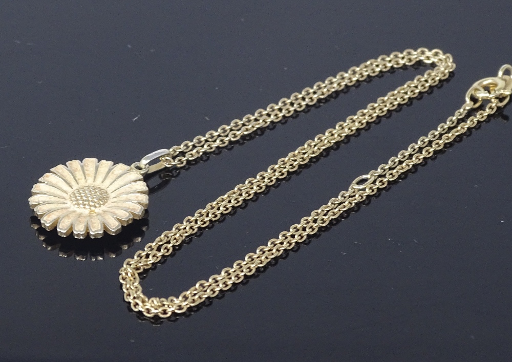 SCROUPLES - a Vintage Danish vermeil sterling silver Daisy pattern pendant necklace, pendant - Image 2 of 5