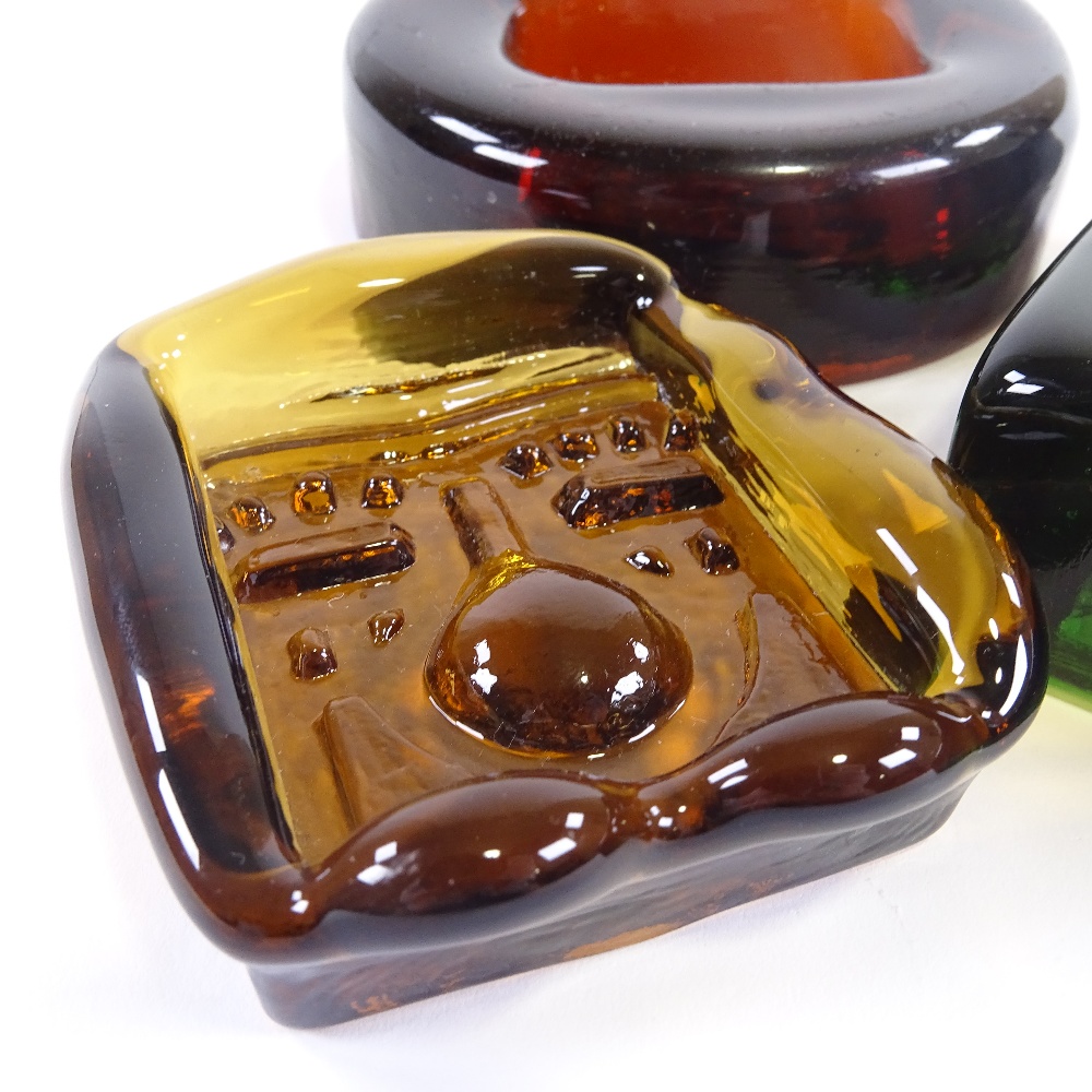 ERIK HOGLUND FOR PUKEBERG - 2 Vintage Swedish pressed amber glass paperweight sculptures, and a - Image 2 of 5