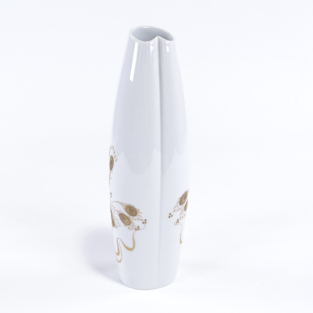 BJORN WIINBLAD FOR ROSENTHAL - a modernist Quatre Couleurs Studio Linie porcelain vase, folded - Image 3 of 5