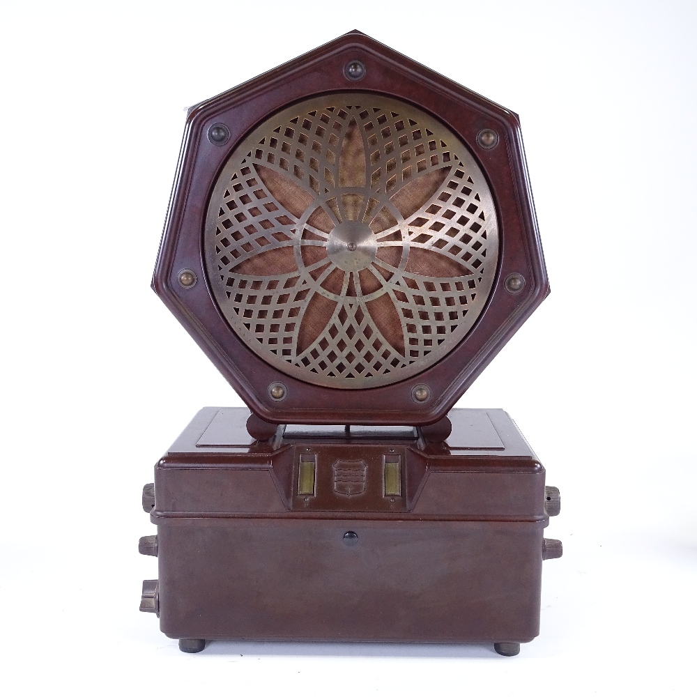 Philips Bakelite-cased radio model 2531, with matching Bakelite speaker, speaker height 14", box