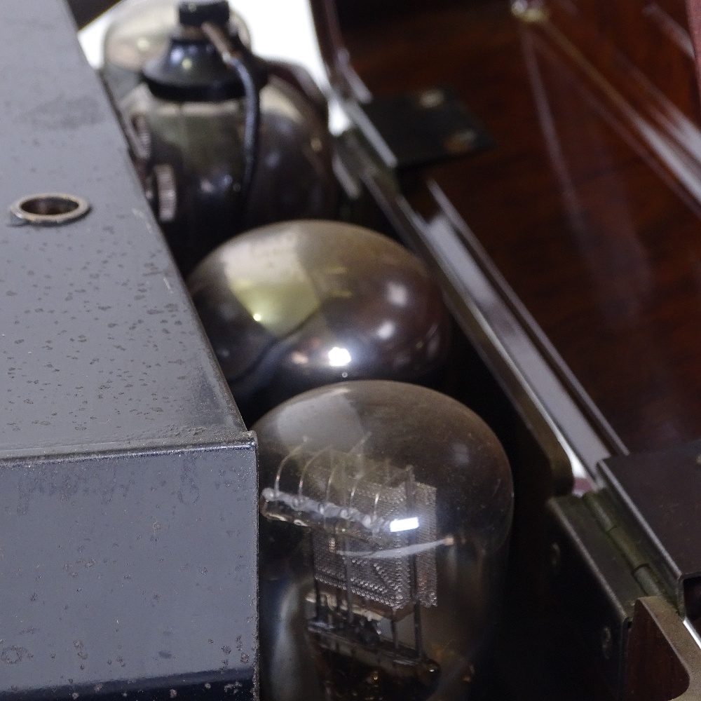 Philips Bakelite-cased radio model 2531, with matching Bakelite speaker, speaker height 14", box - Image 3 of 4