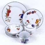 Royal Worcester Evesham Vale tea and dinner service for 8 people, complete