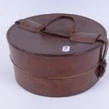 An Edwardian brown leather collar box, 21cm