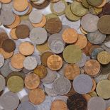 A tray of world coins (approx 680)