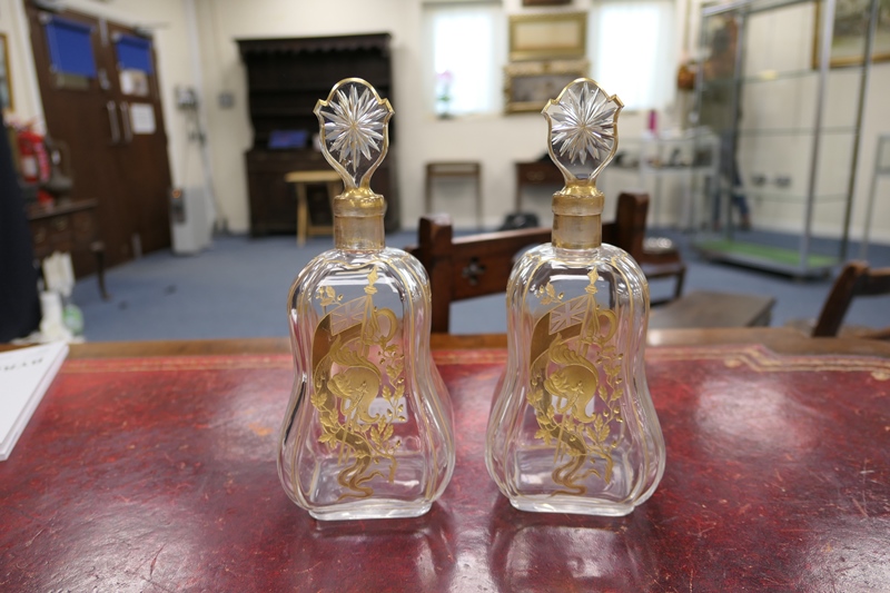 Pair of naval commissioned gilt engraved glass decanters, late 19th Century, each with star cut - Image 6 of 7