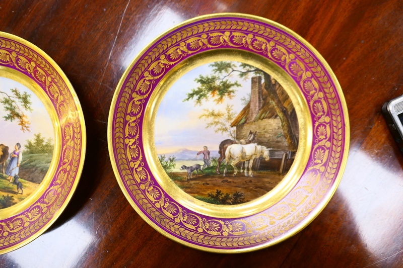 Pair of Paris porcelain plates, decorated by Jean-Pierre Feuillet (1776-1840), circa 1830, each - Image 7 of 8