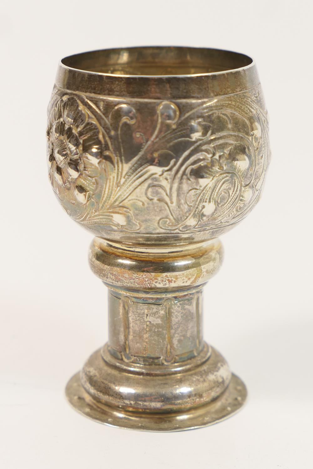 Edwardian silver chalice, Chester 1901, in Arts and Crafts style, the U-shaped bowl decorated with