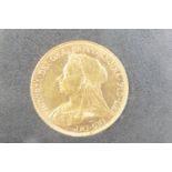 Victorian sovereign, 1894, Old head (EF), weight approx. 8g, in a presentation case