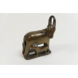South Indian bronze statuette of a cow and calf, 18th or 19th Century, 8.5cm