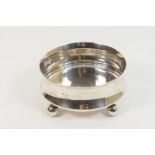 George V silver bowl, maker G D, Birmingham 1930, heavy gauge, plain waisted form raised on four