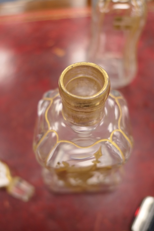 Pair of naval commissioned gilt engraved glass decanters, late 19th Century, each with star cut - Image 4 of 7