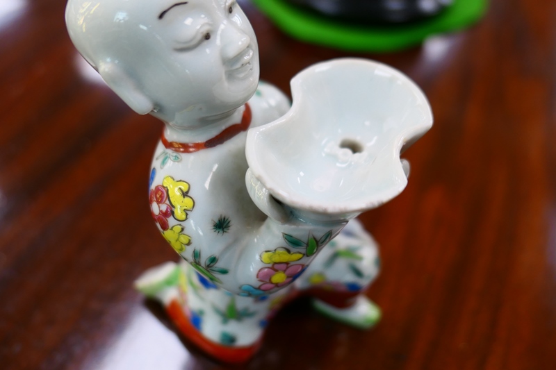 Pair of Chinese porcelain incense burners, 19th Century, modelled as boys kneeling and supporting - Image 4 of 10