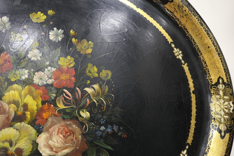 Victorian painted papier mache tray, circa 1850, oval form decorated with a floral bouquet within - Image 4 of 10