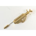 9ct gold golf bag stick pin, retailed by Boodle & Dunthorne, 6cm, gross weight approx. 8.3g (Viewing