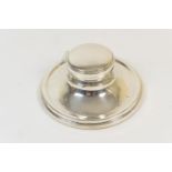 George V silver capstan inkwell by William Hutton & Sons, Birmingham 1920, circular flared form with