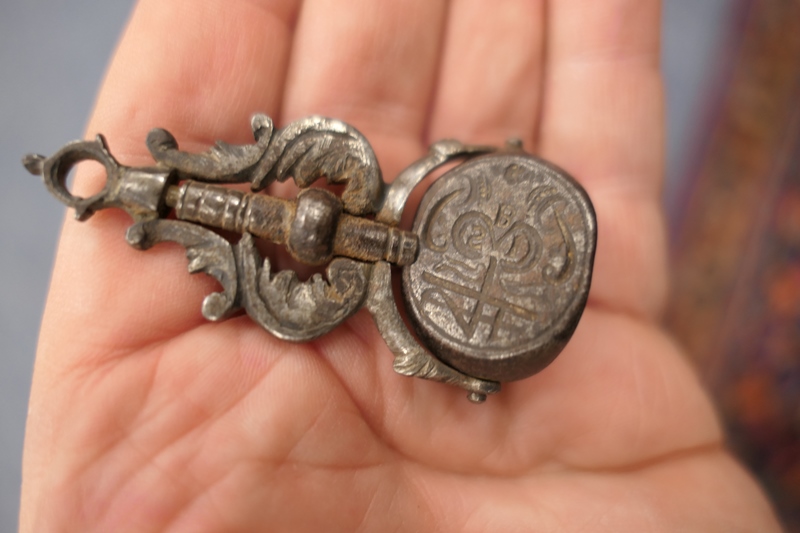 Wrought metal swivelling seal fob, late 17th or early 18th Century, having three seals fixed by a - Image 6 of 6