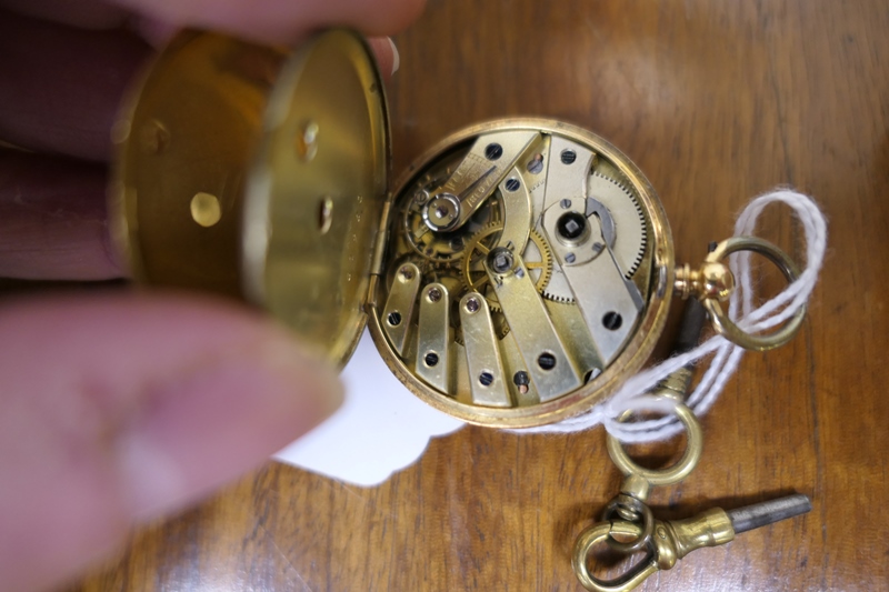 Late Victorian 18ct gold lady's fob watch, white enamelled dial with Roman numerals, the case chased - Image 4 of 4