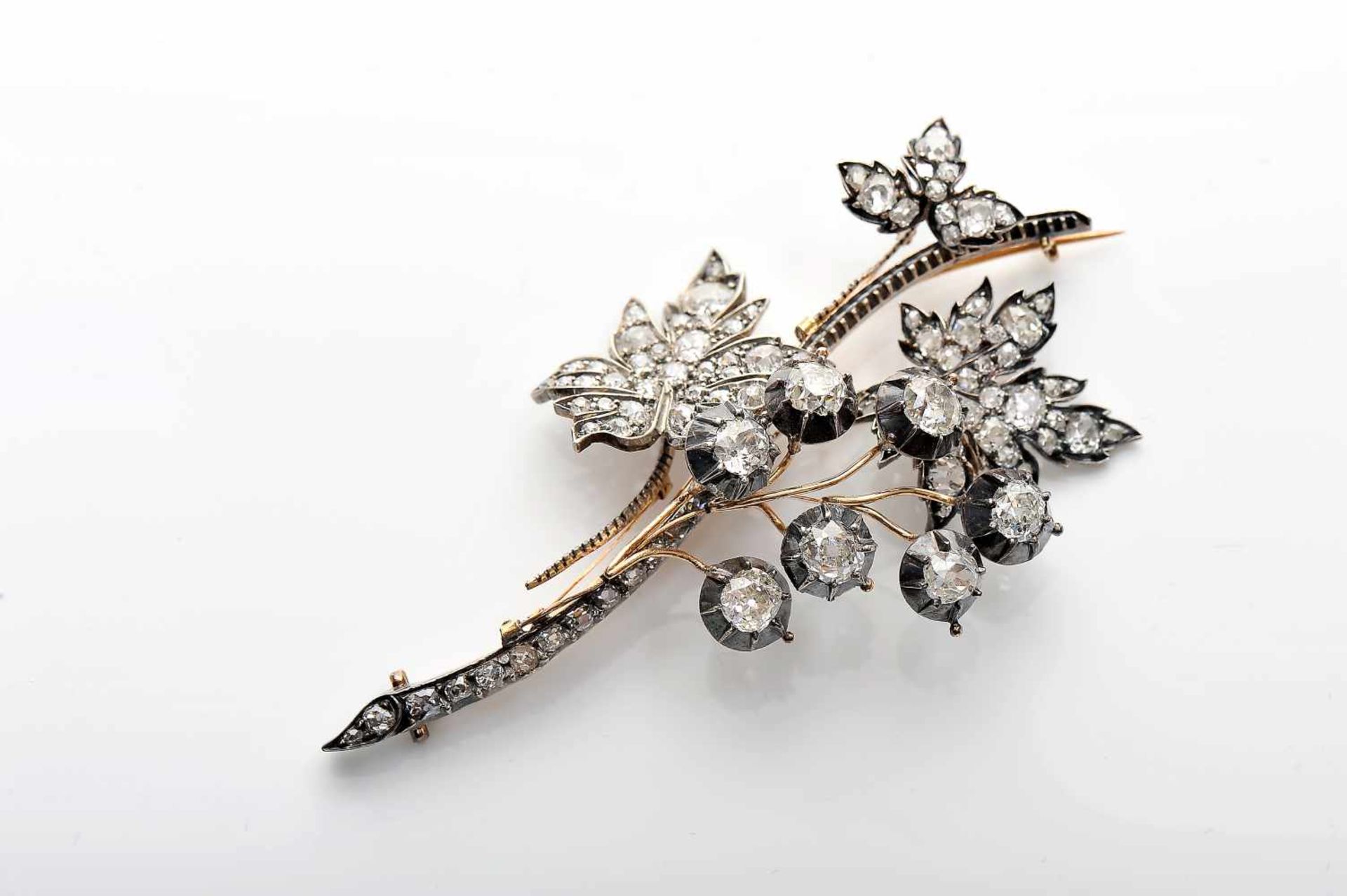 A «Tremblant» Brooch "Flowers"<b