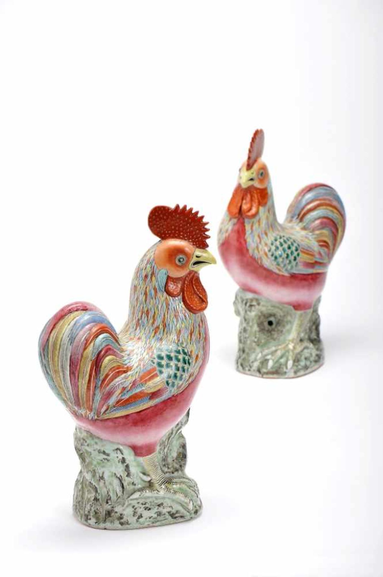 Cockerls, a pair of Chinese export porcelain sculptures, polychrome decoration, Qianlong - Image 7 of 7