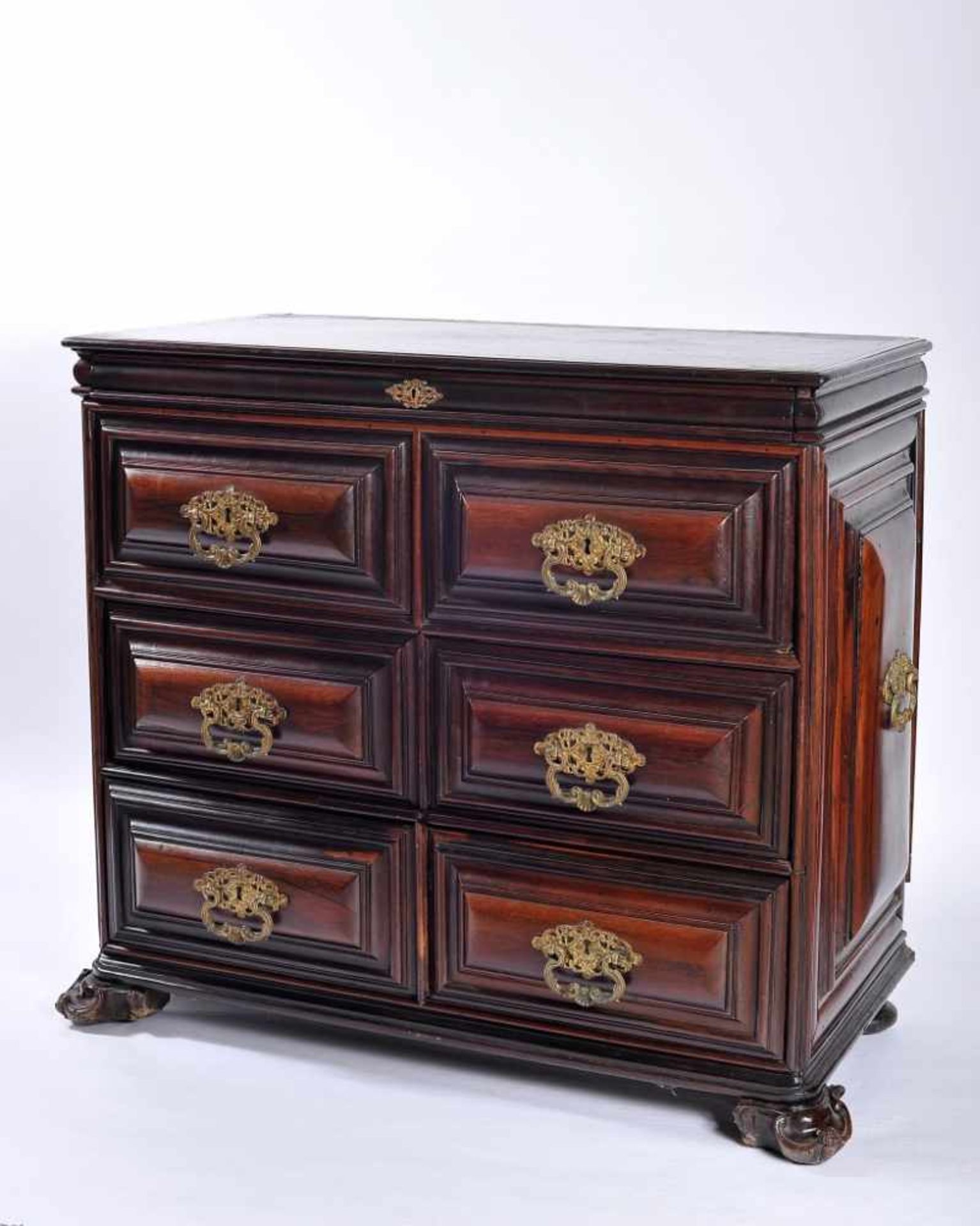 A Chest of DrawersA Chest of Drawers, D. João V, King of Portugal (1706-1750), Brazilian rosewood, - Bild 2 aus 2