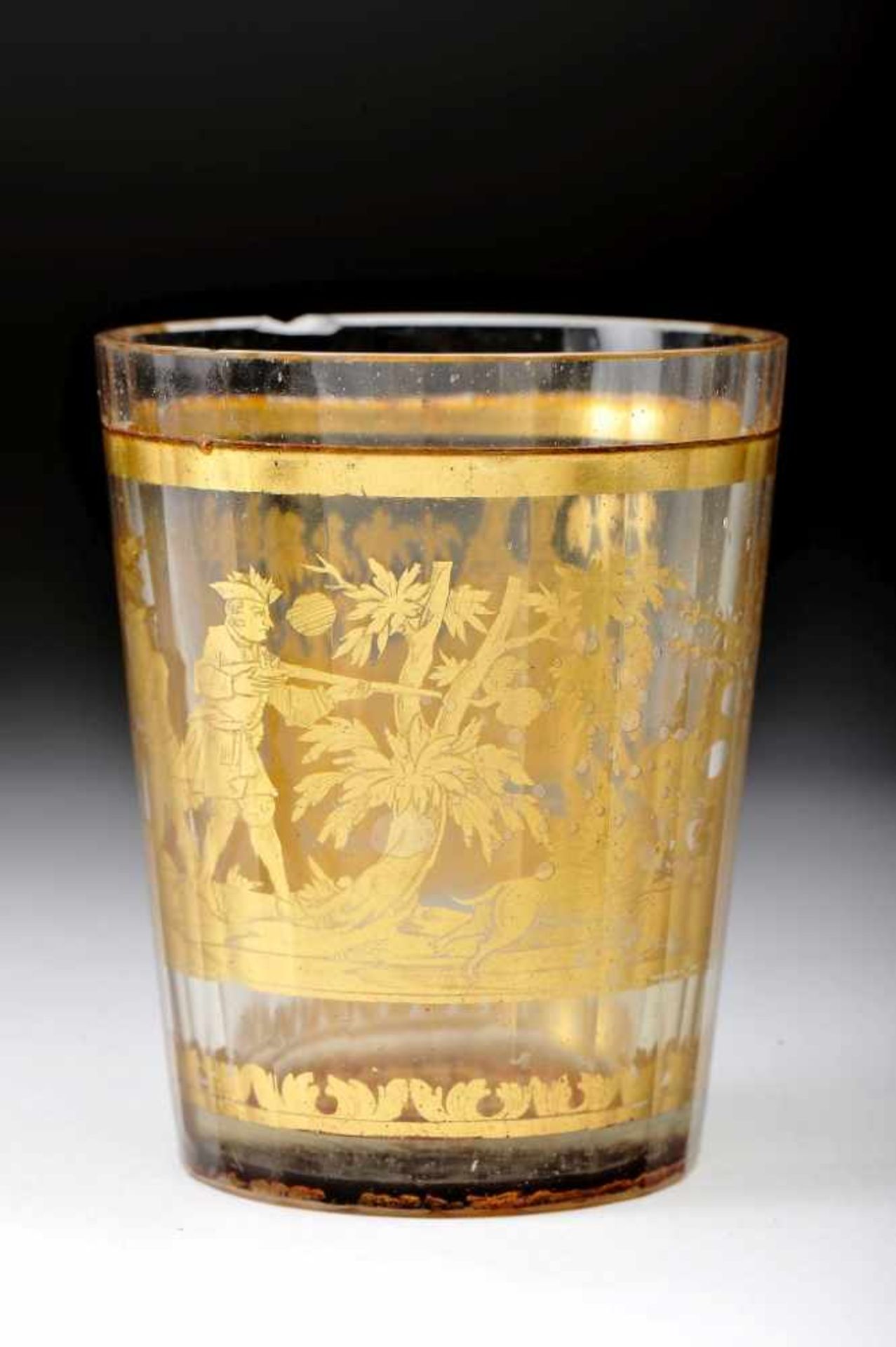 Four Faceted BeackersFour Faceted Beackers, glass, gilt decoration "Court scenes", interior with - Bild 3 aus 6