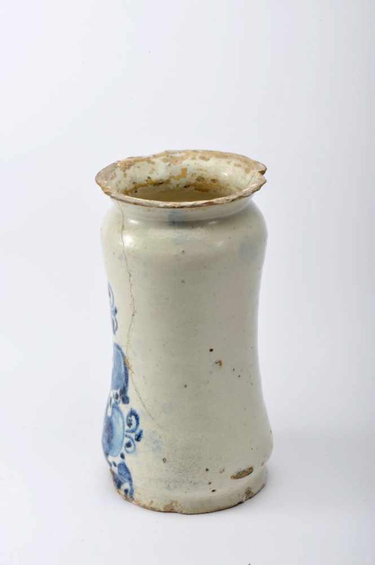 A Pharmacy PotA Pharmacy Pot, faience, blue «baroque cartouche» decoration with REGAD inscription, - Bild 2 aus 2