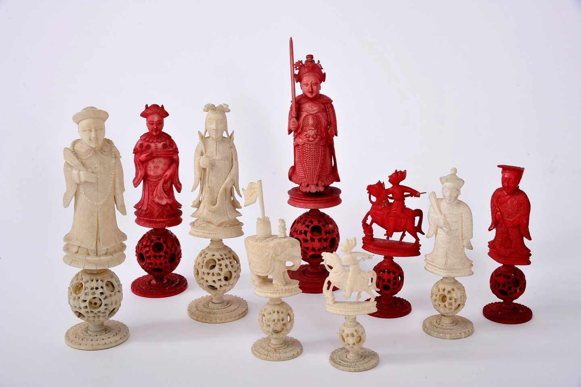 Chess PiecesChess Pieces, carved ivory with all the pieces based on "Ball of happiness", one of - Image 2 of 5