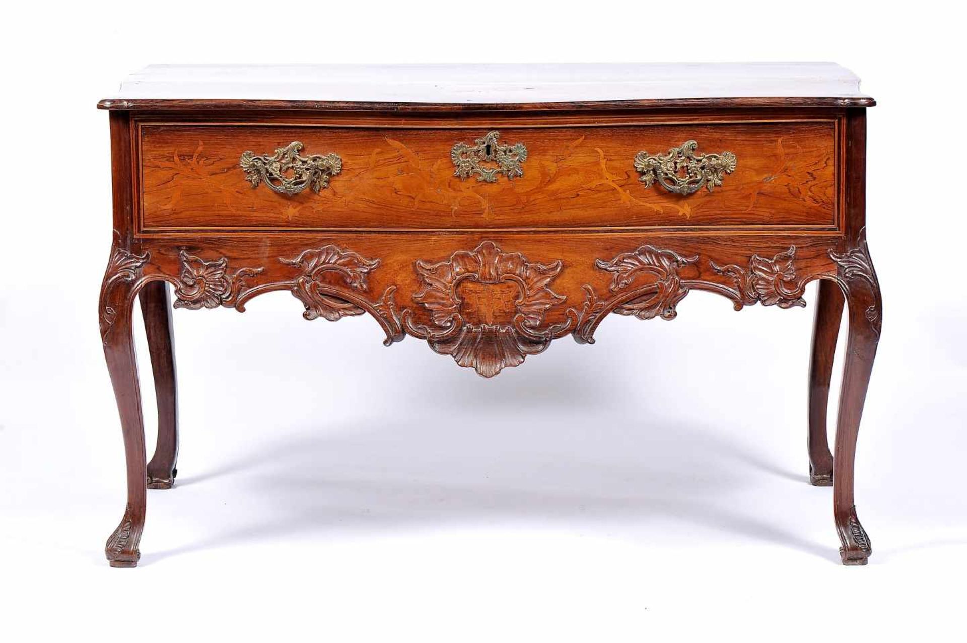 A Side TableA Side Table, D. José I, King of Portugal (1750-1777), carved Brazilian rosewood, - Bild 2 aus 3