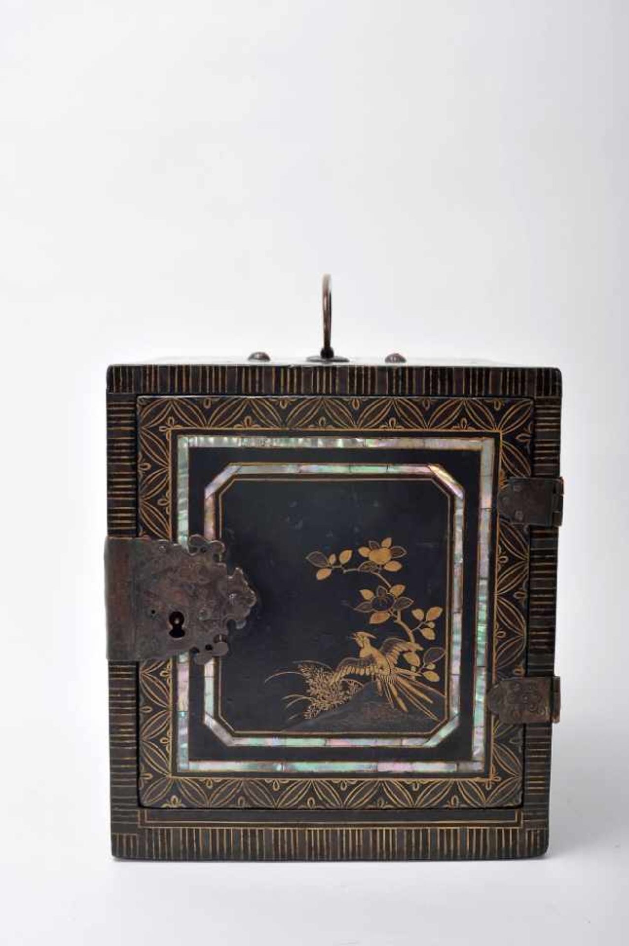 A Small VentóA Small Ventó, Namban Art, wood, full black lacquer coating, gold decoration and - Image 5 of 7