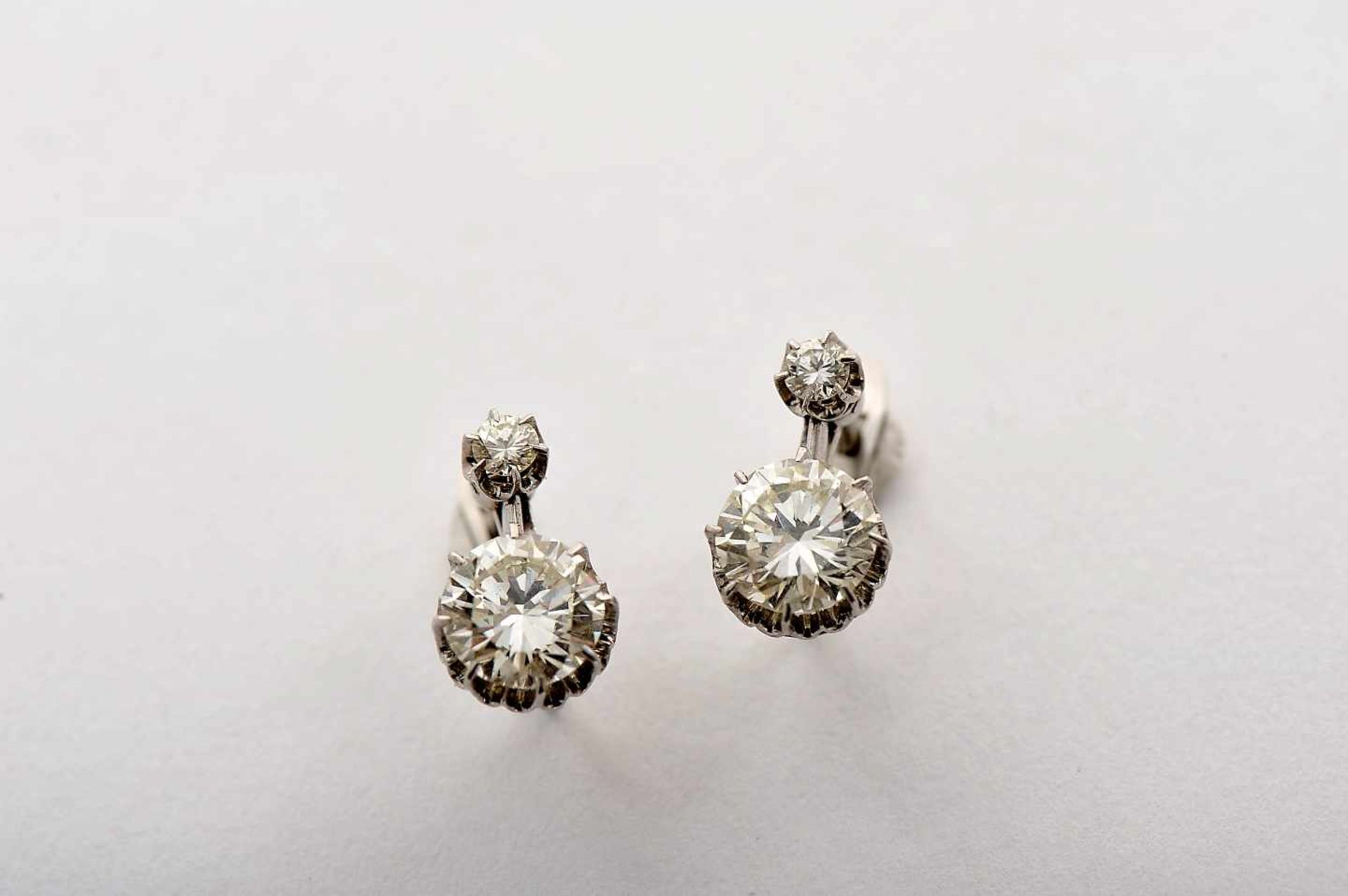 A Pair of EarringsA Pair of Earrings, 500/1000 platinum, set with 2 brilliant cut diamonds with an - Image 2 of 3