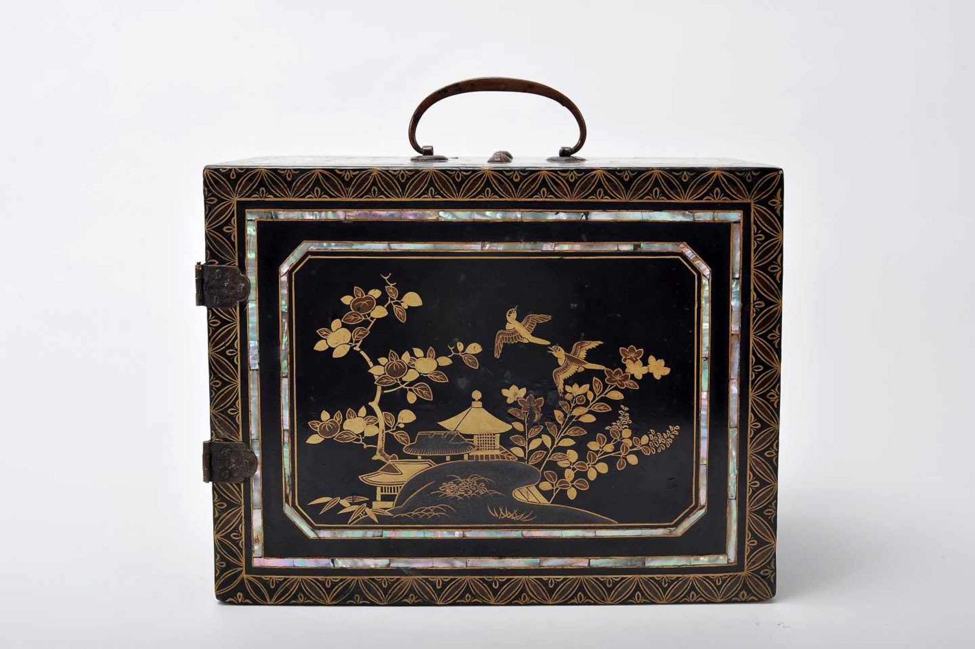 A Small VentóA Small Ventó, Namban Art, wood, full black lacquer coating, gold decoration and - Image 4 of 7