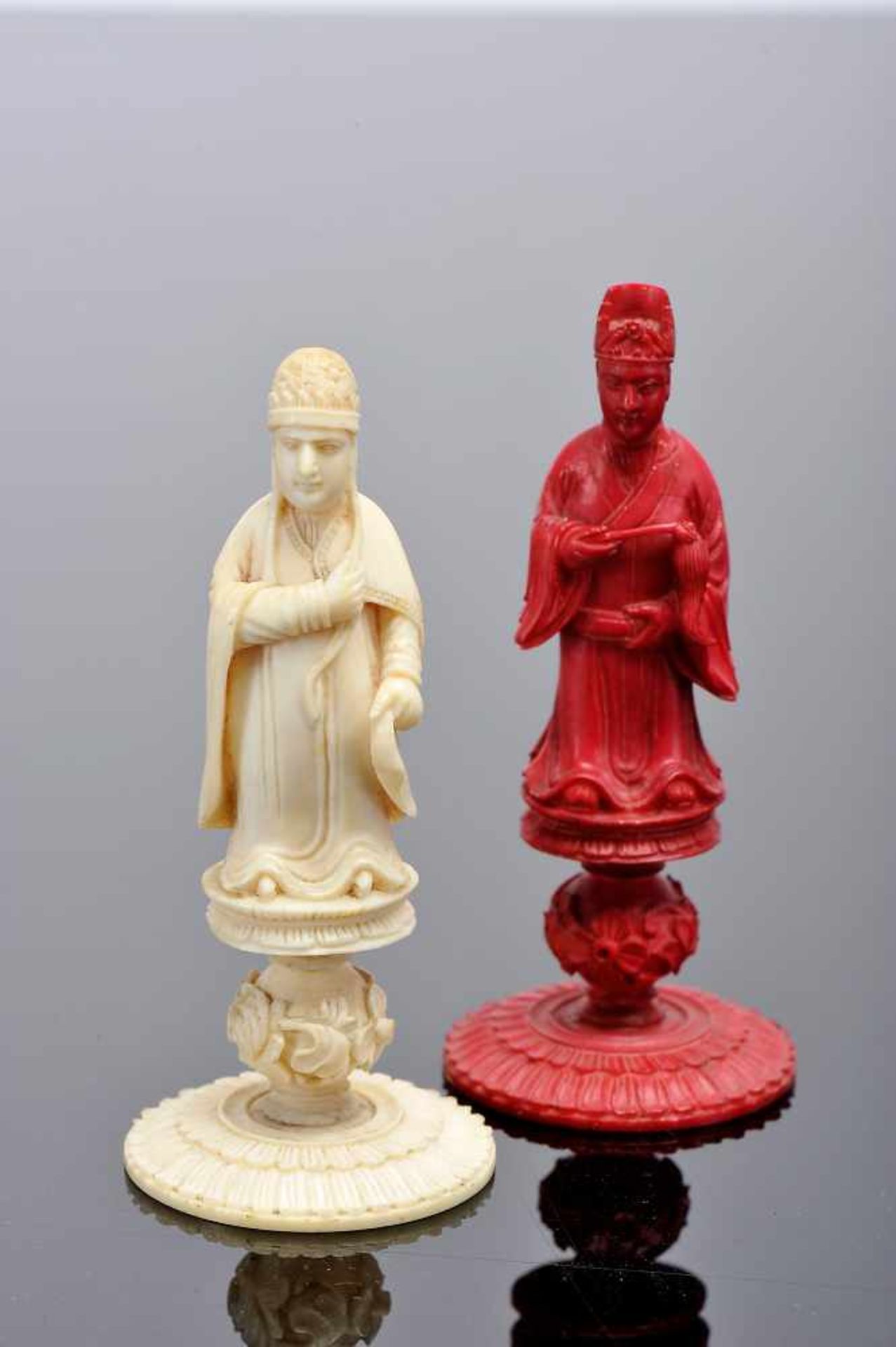Chess pieces with case and board - Image 13 of 13
