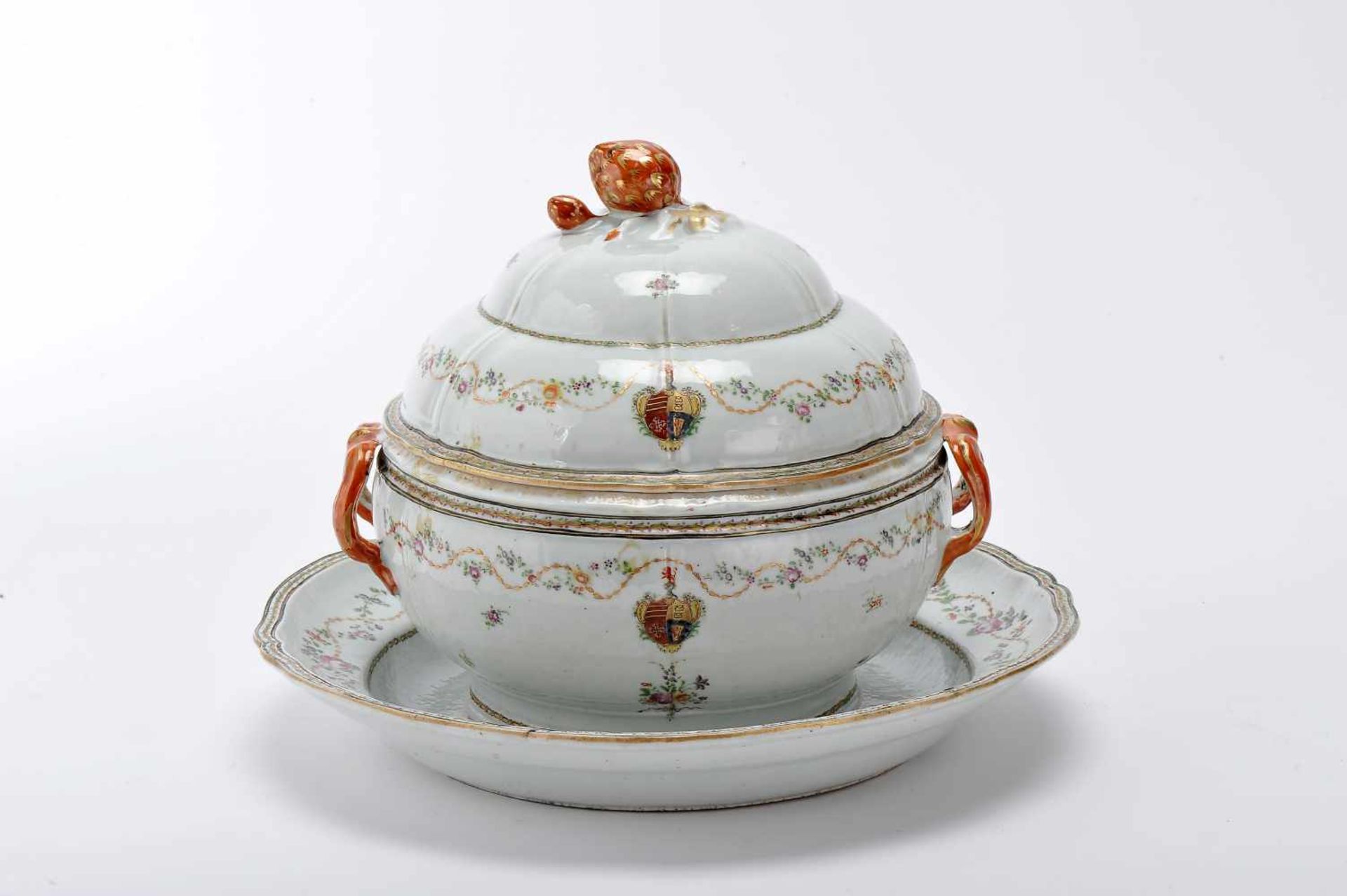 A round tureen with stand