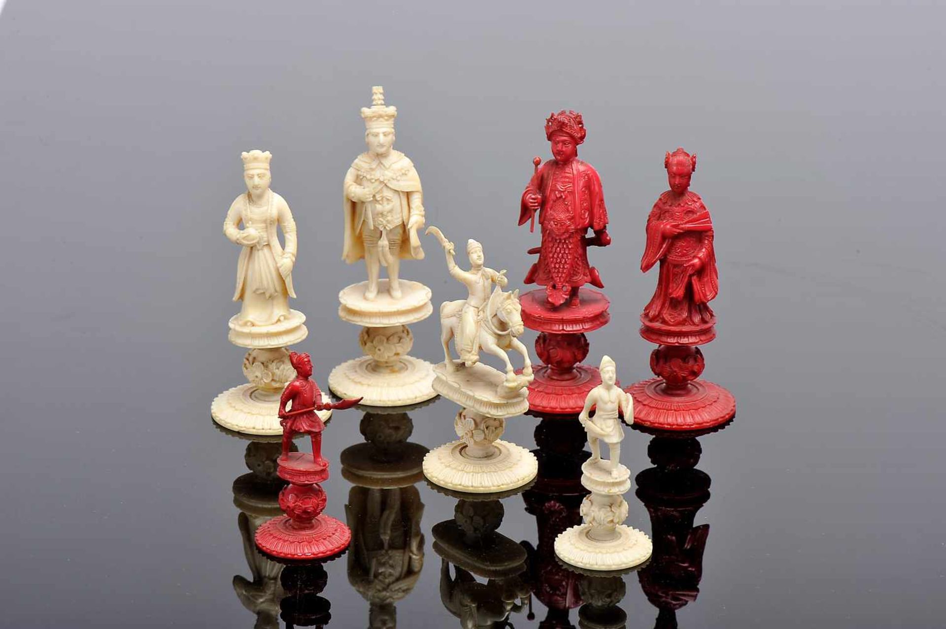 Chess pieces with case and board - Image 12 of 13